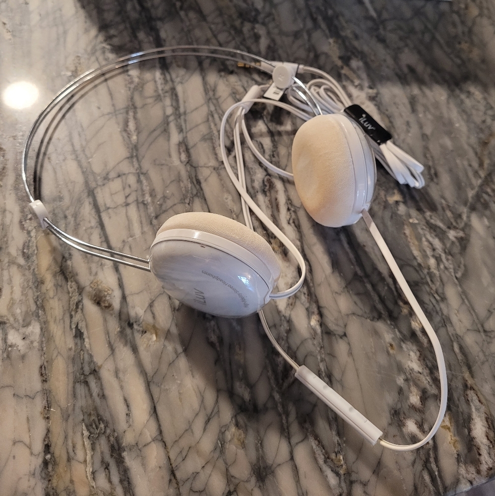Headphones - Picture 2 of 6
